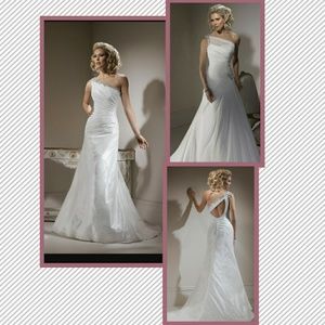Gorgeous Wedding dress.